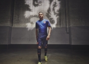 开云官方app入口-冰与火的交响，当冰岛火力压制沙漠飓风，门神拉亚如何惊艳世界？