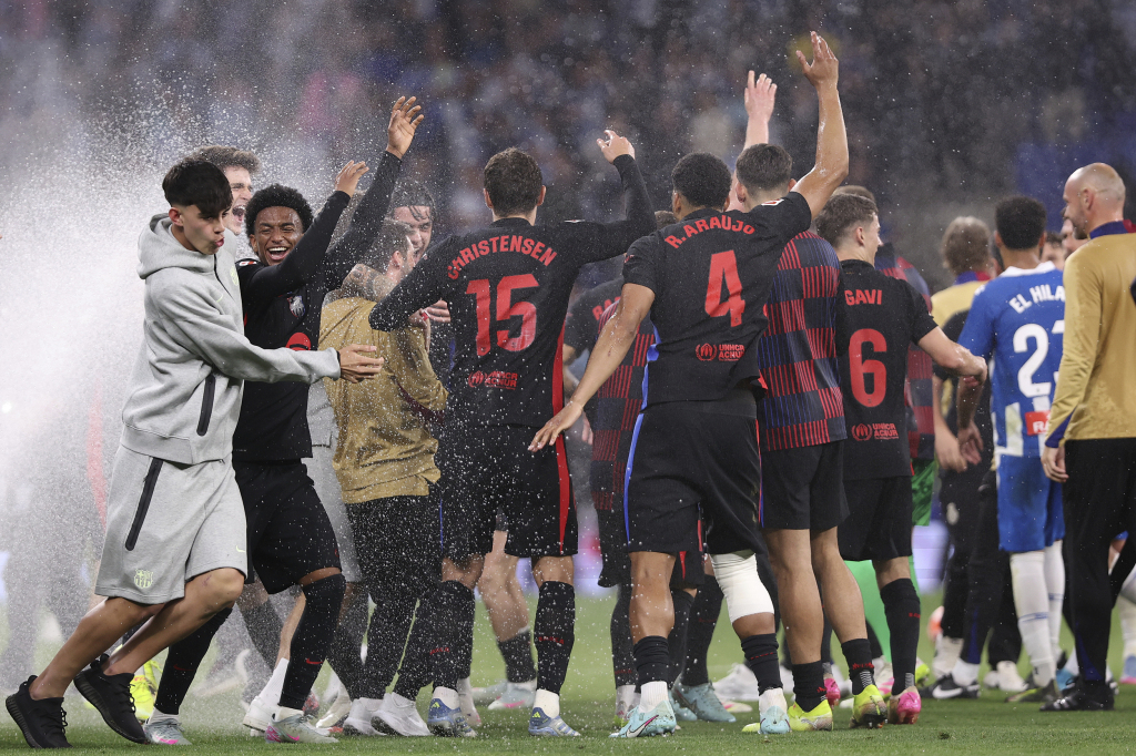 瓦伦西亚鏖战AC米兰，博格巴2关键制胜的简单介绍