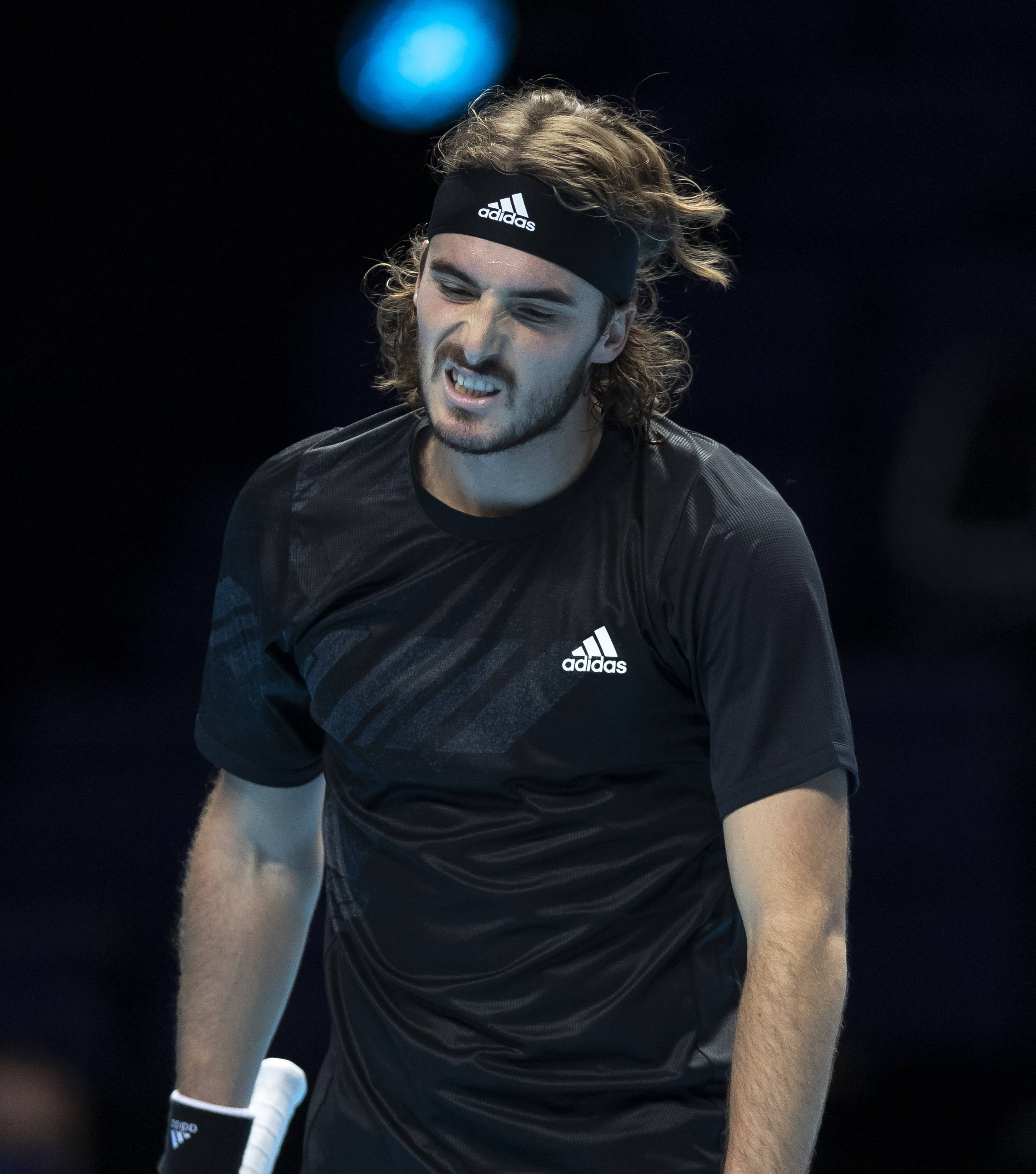 包含西班牙网球队力克法国网球队,西西帕斯爆发神勇的词条 包含西班牙网球队力克法国网球队,西西帕斯爆发神勇的词条