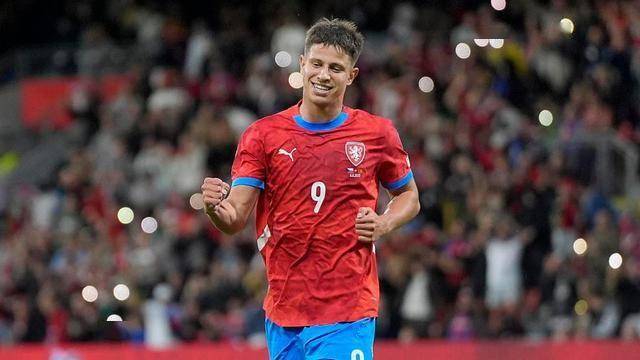 捷克国家队逼平英格兰,欧洲预选赛J组头名的简单介绍 捷克国家队逼平英格兰,欧洲预选赛J组头名的简单介绍