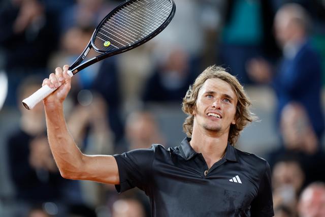 世界网球队逆转意大利网球队,兹维列夫绝境逆转的简单介绍 世界网球队逆转意大利网球队,兹维列夫绝境逆转的简单介绍