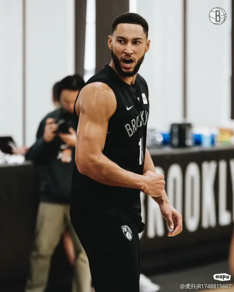 篮网后卫全面发威带领球队取胜