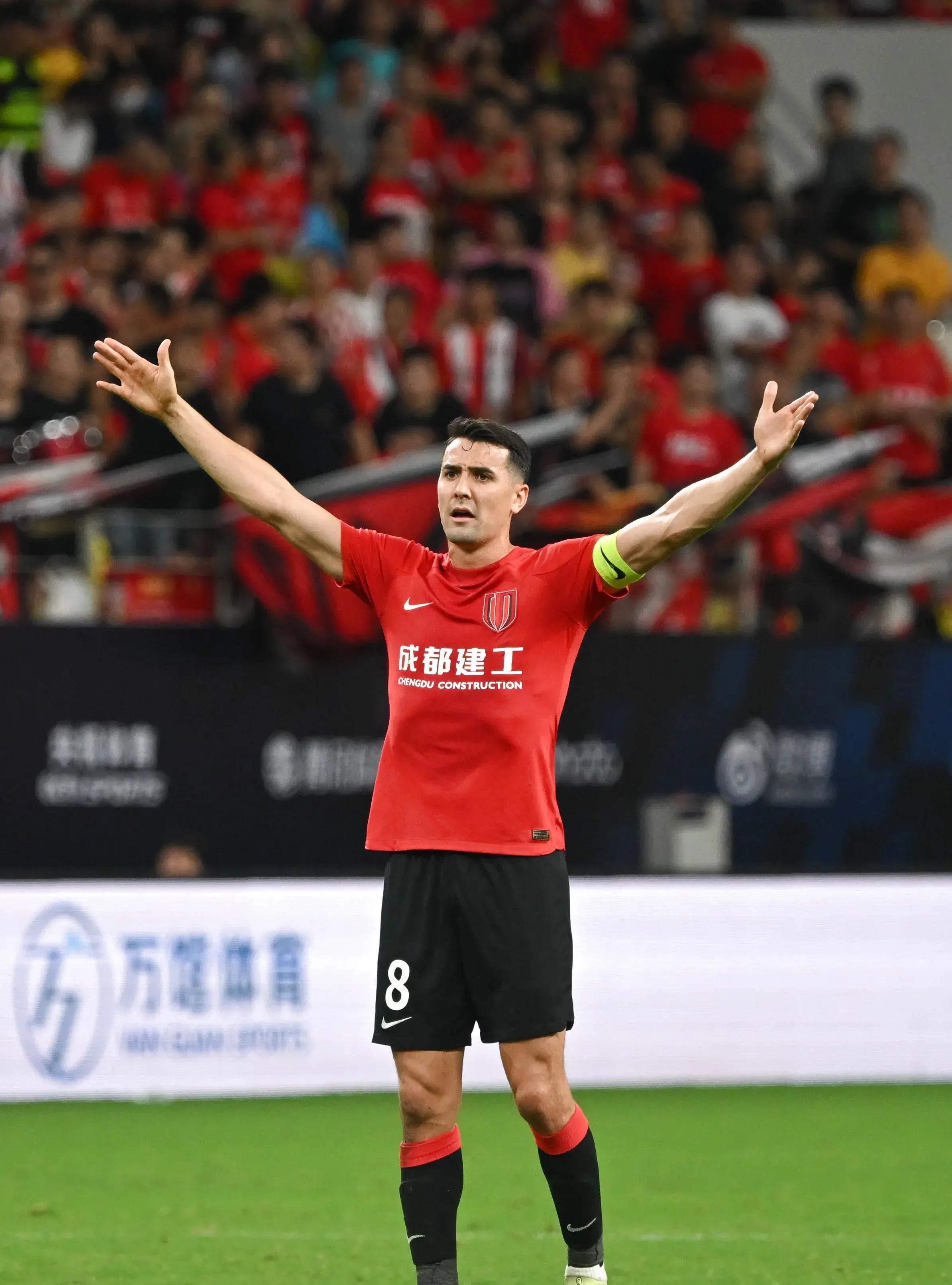 关于俱乐部投资不断，球队新帅实力无疑的信息