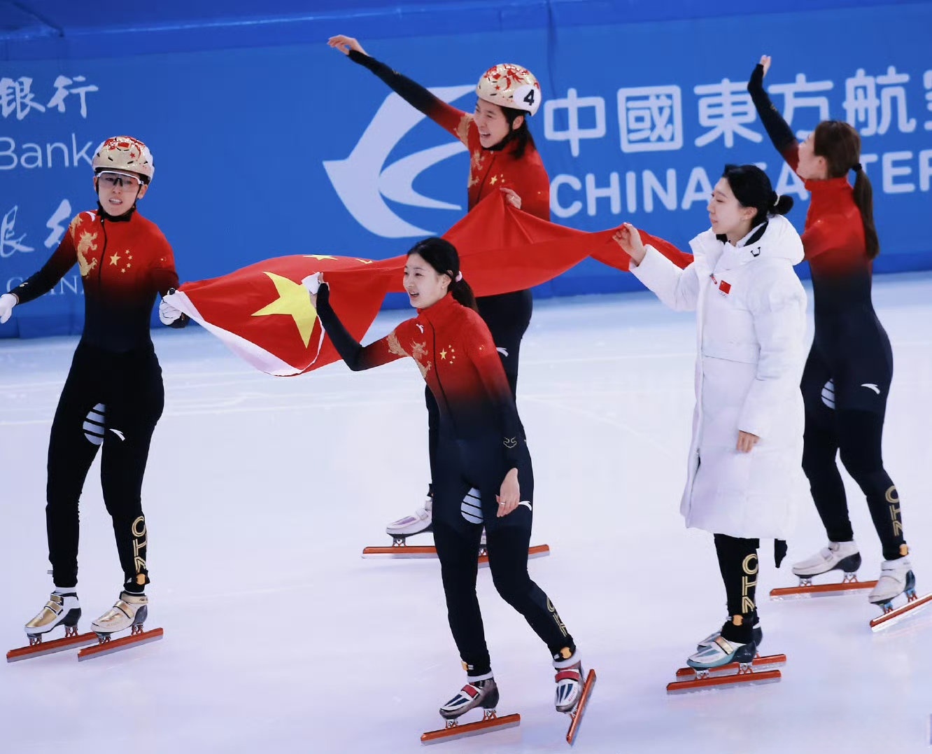 奥地利冰壶团队实现逆袭夺冠，喜提金牌