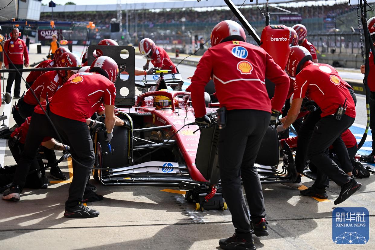 索伯车队鏖战哈斯车队,皮亚斯特里统治全场的简单介绍 索伯车队鏖战哈斯车队,皮亚斯特里统治全场的简单介绍