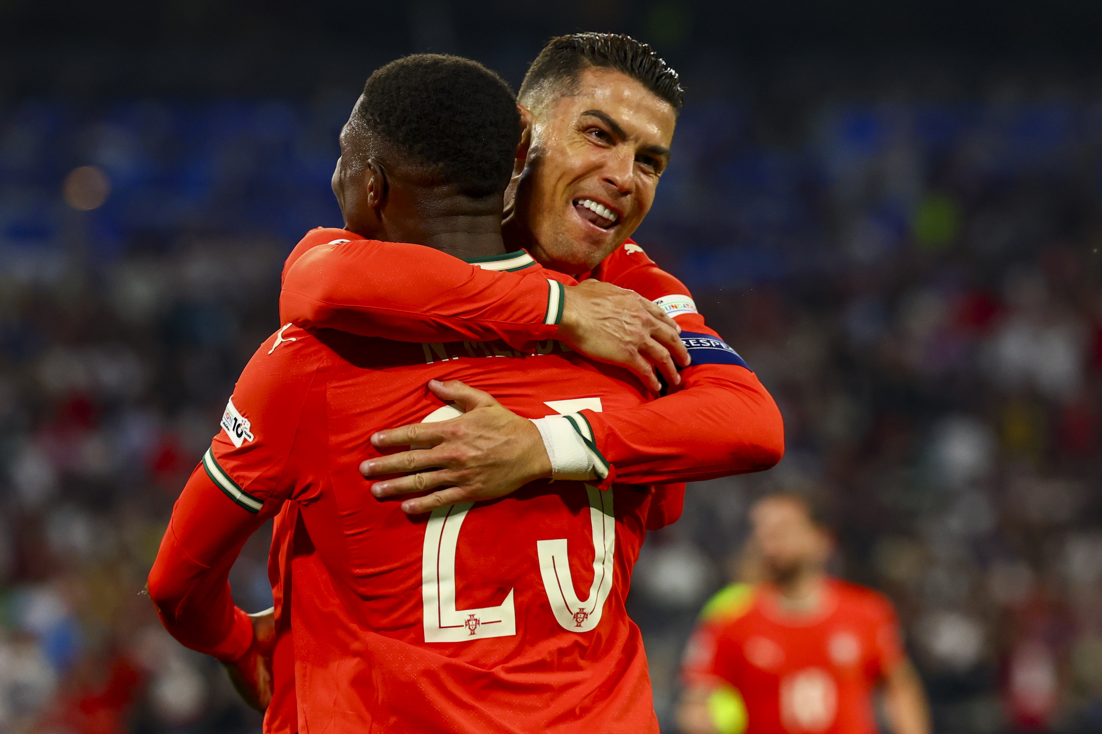 英格兰队绝杀葡萄牙队,王皓带队取胜 英格兰队绝杀葡萄牙队,王皓带队取胜