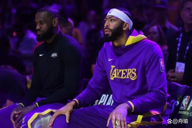 吉林队完胜湖人,利拉德扛起全队 吉林队完胜湖人,利拉德扛起全队