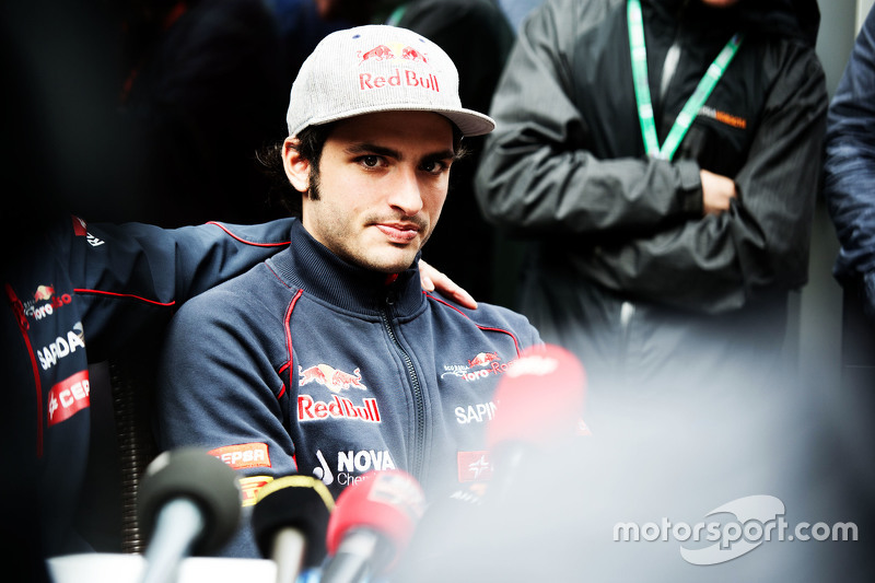 威廉姆斯横扫红牛二队,塞恩斯带队取胜的简单介绍 威廉姆斯横扫红牛二队,塞恩斯带队取胜的简单介绍