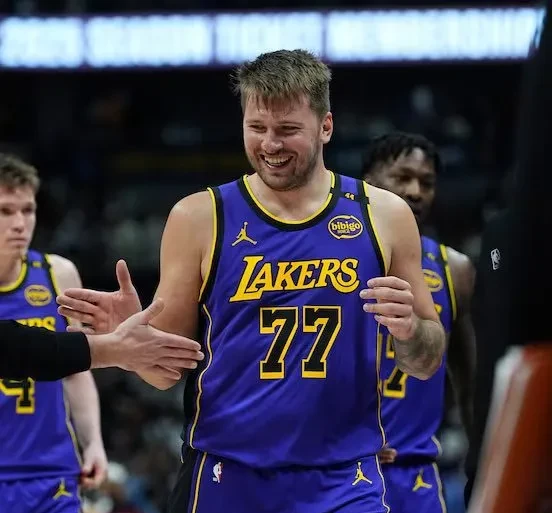 掘金横扫辽宁队,东契奇刷新纪录 掘金横扫辽宁队,东契奇刷新纪录