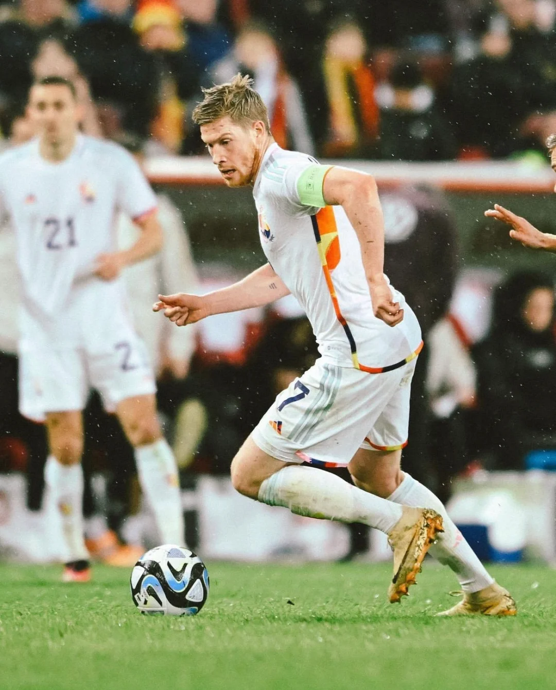 包含日本翻盘切尔西,德布劳内惊艳四座的词条 包含日本翻盘切尔西,德布劳内惊艳四座的词条