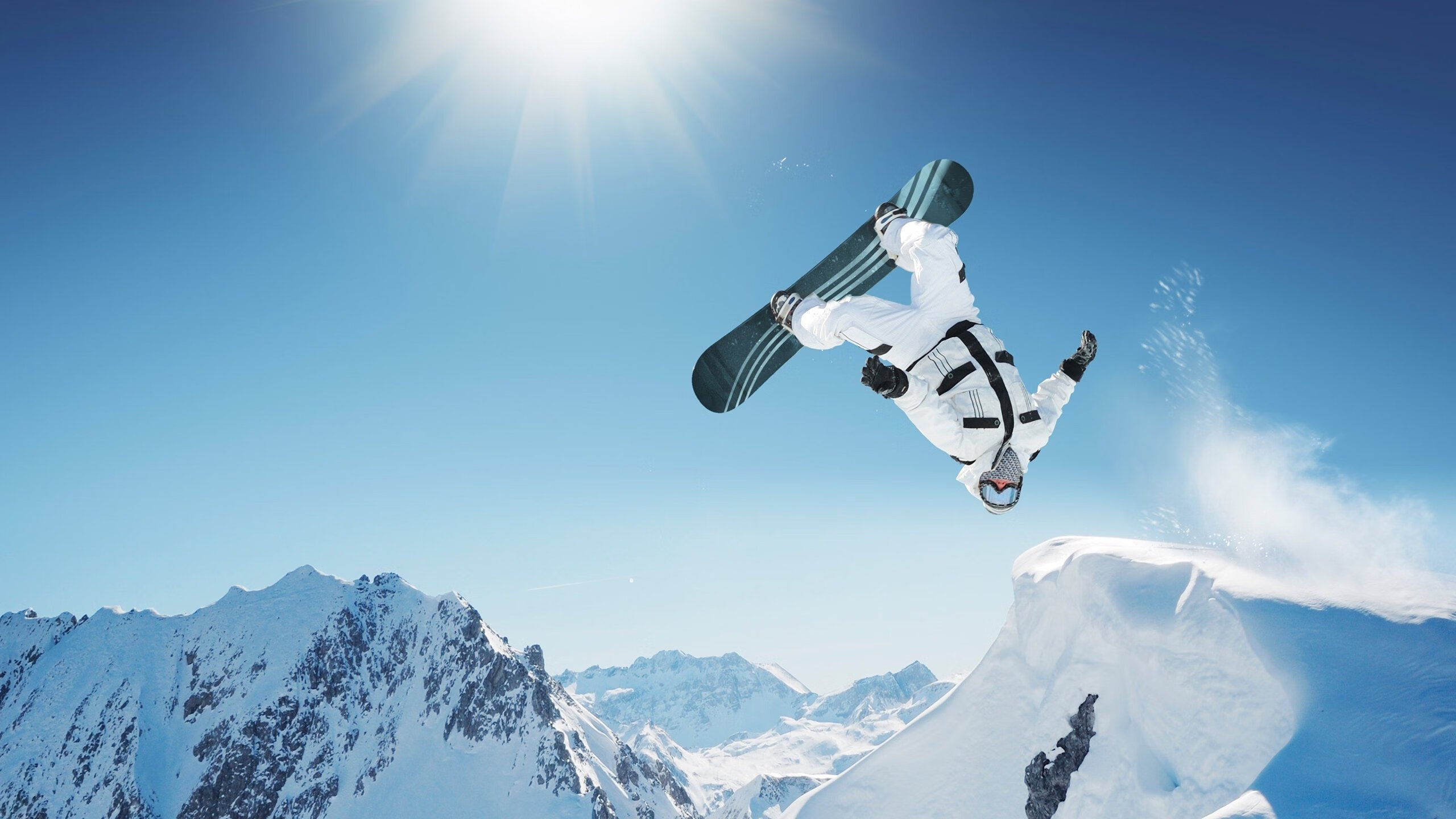 赛道与绿茵场的双重奏,F1揭幕战与AC米兰的征服之夜