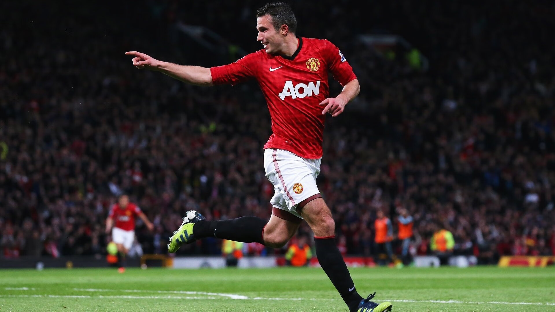 赛道与绿茵场的双重奏,F1揭幕战与AC米兰的征服之夜