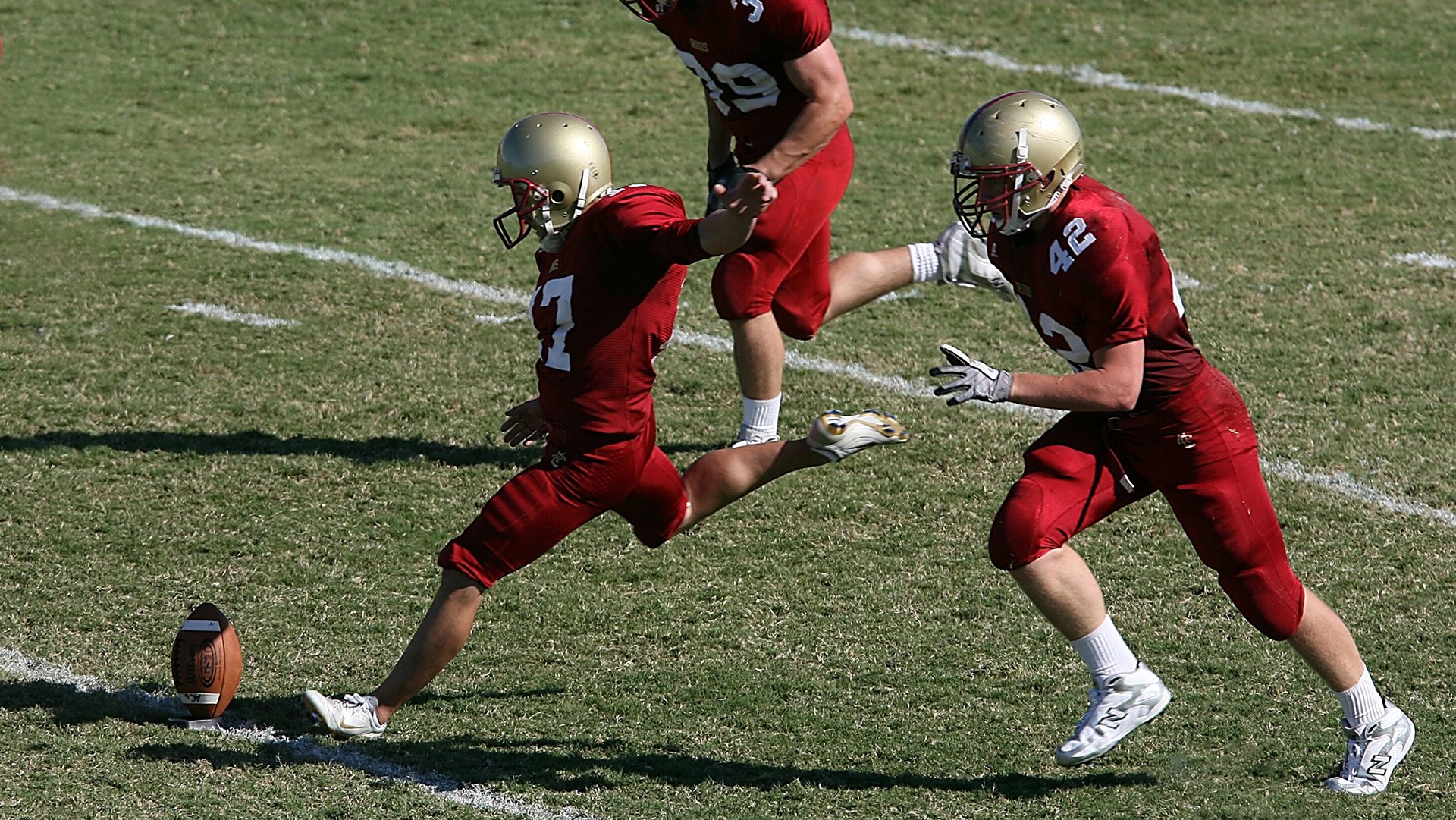 欧冠淘汰赛之夜,若日尼奥关键进球定乾坤
